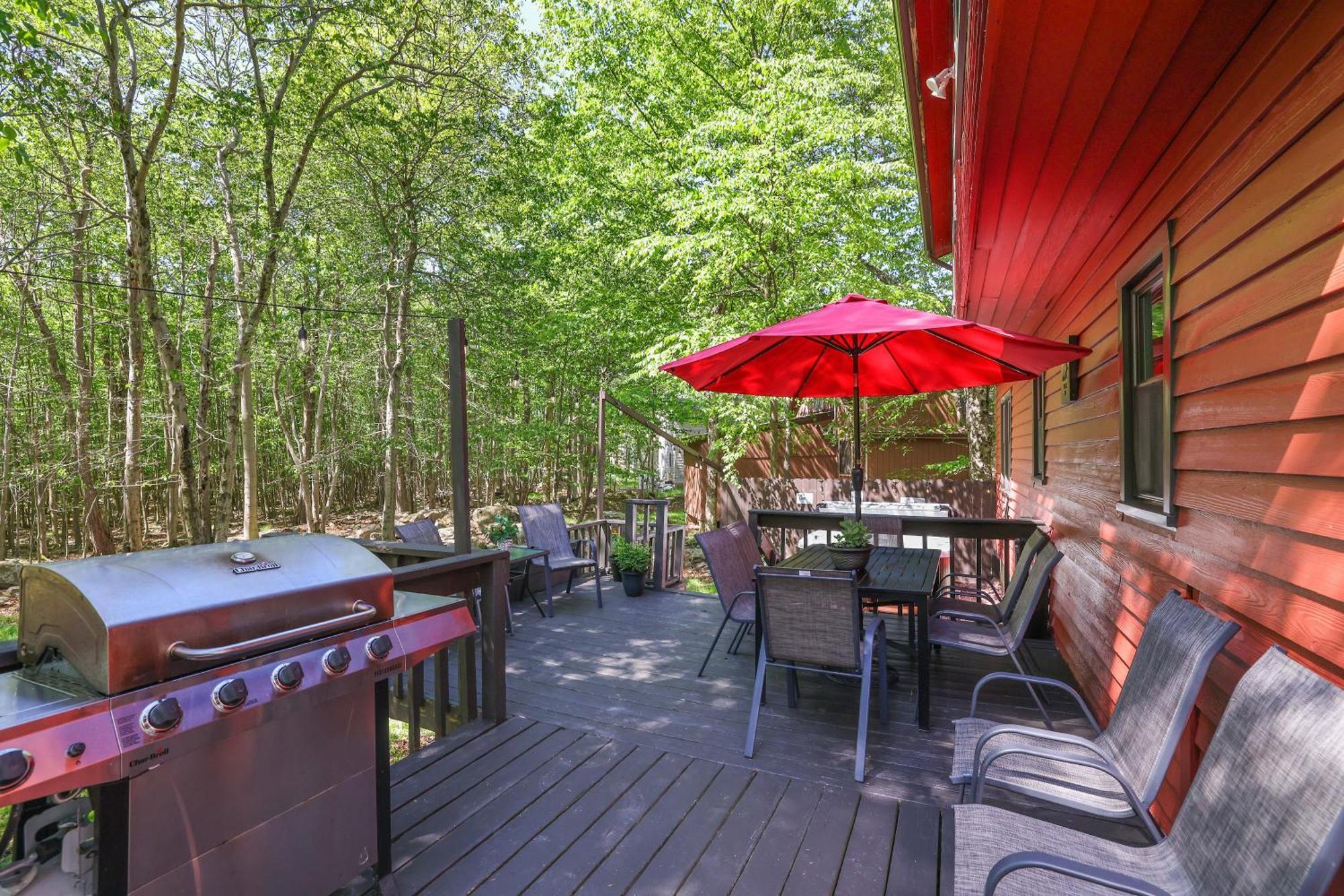 Chalet Renovated Near Casino, Camelback , Kalahari 4Bdrms Firepit Hot Tub Game Room Tobyhanna Экстерьер фото
